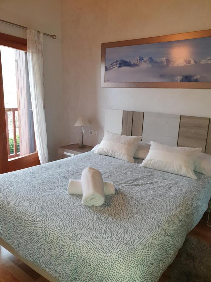 Pico Almanzor Villa Villanua Luaran gambar